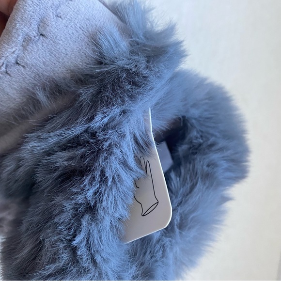 UGG Grey Metallic Faux Fur Tech Gloves - Picture 4 of 4